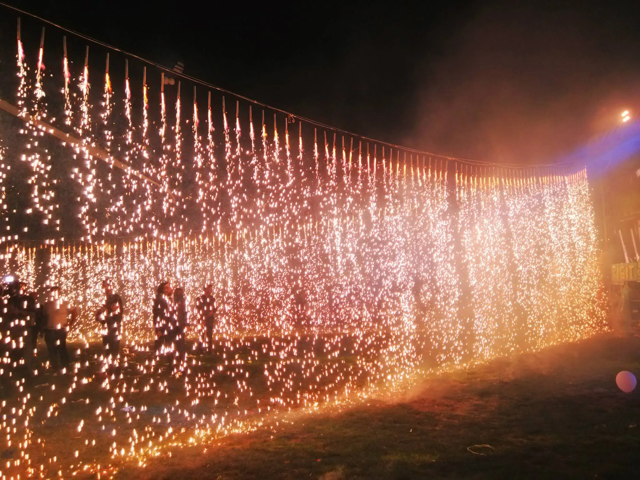 Altın perde nişan backdrop